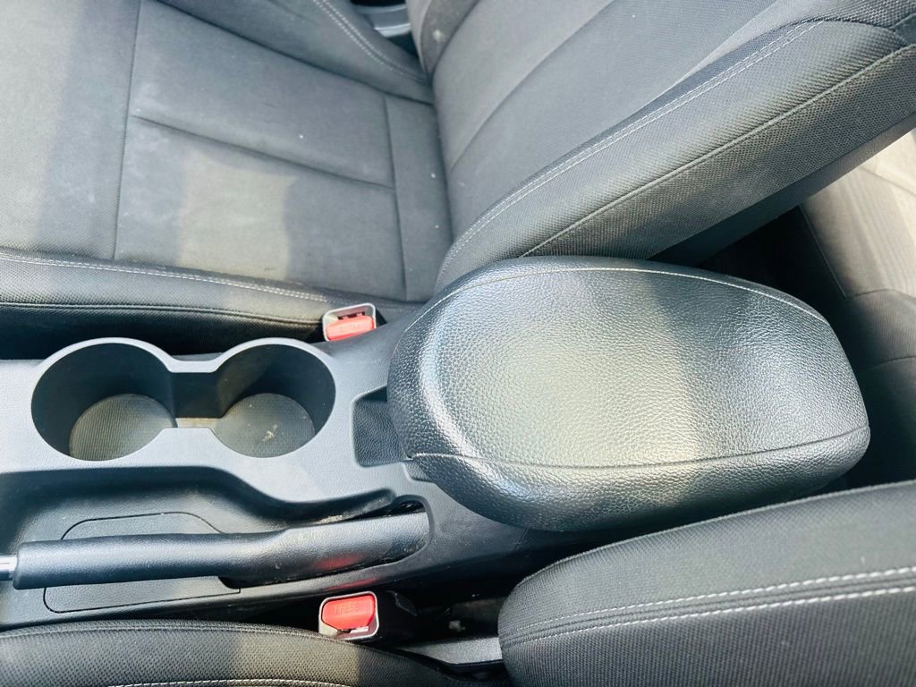 Used 2017 Hyundai Veloster image 33