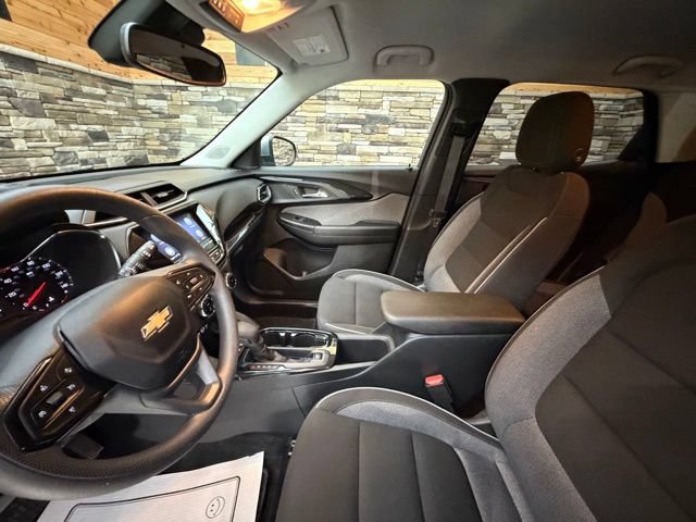 Used 2023 Chevrolet TrailBlazer LT w/ Convenience Package AWD/4WD image 13