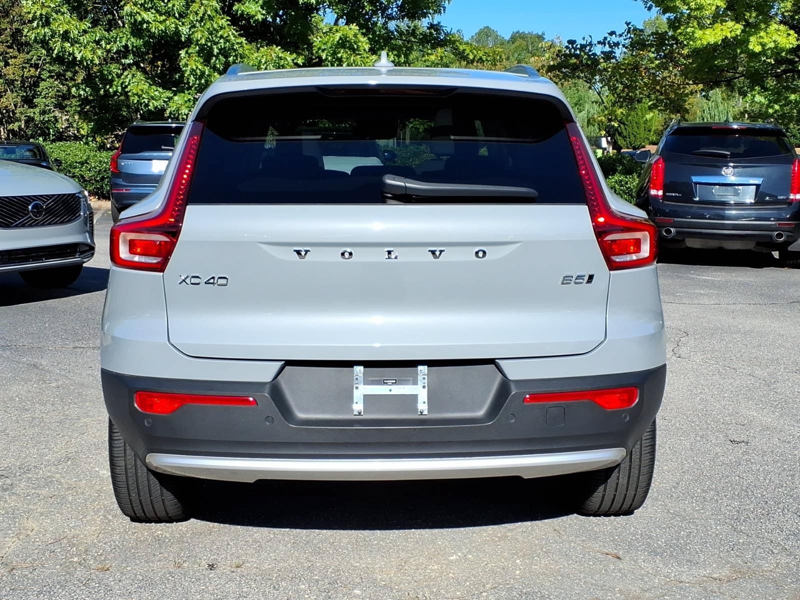 Certified 2024 Volvo XC40 B5 Ultimate w/ Protection Package Premier AWD/4WD image 4