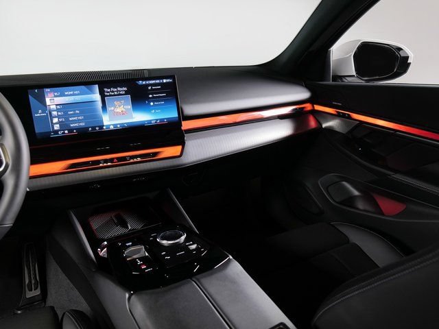 Used 2024 BMW i5 eDrive40i w/ M Sport Package RWD image 18