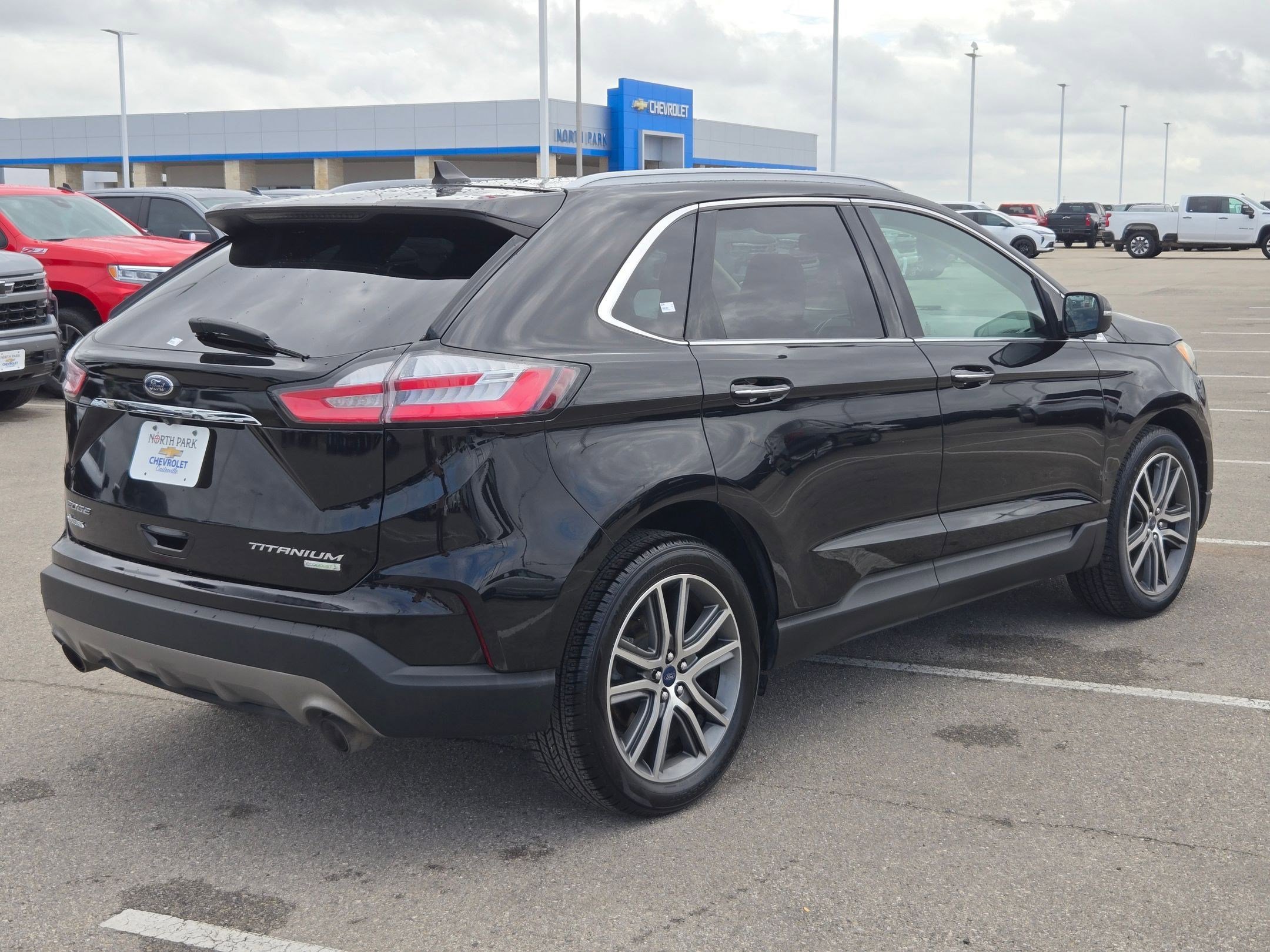 Used 2020 Ford Edge Titanium image 3