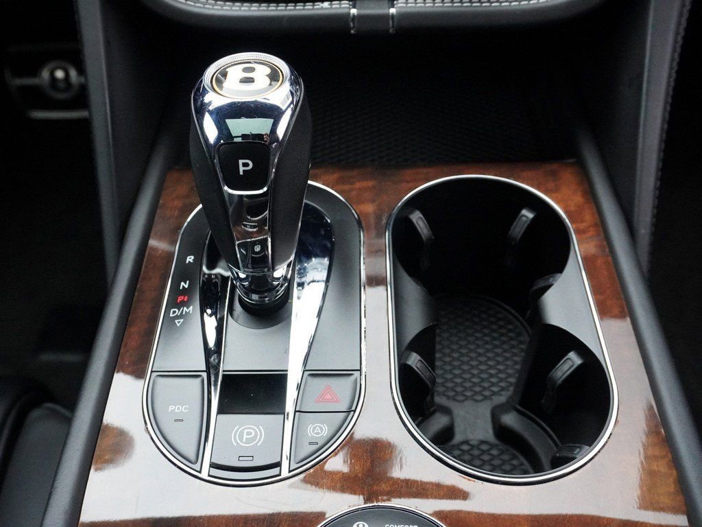 Used 2019 Bentley Bentayga image 56