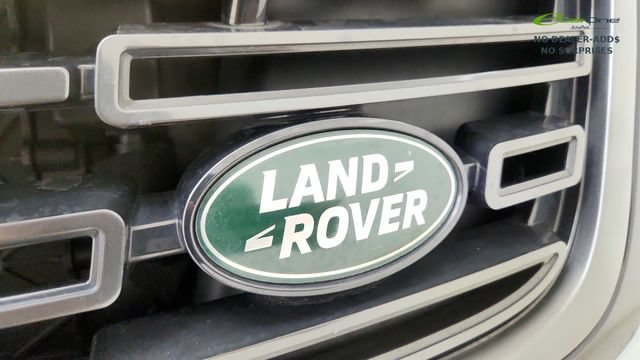 Used 2025 Land Rover Range Rover Velar Dynamic SE AWD/4WD image 32