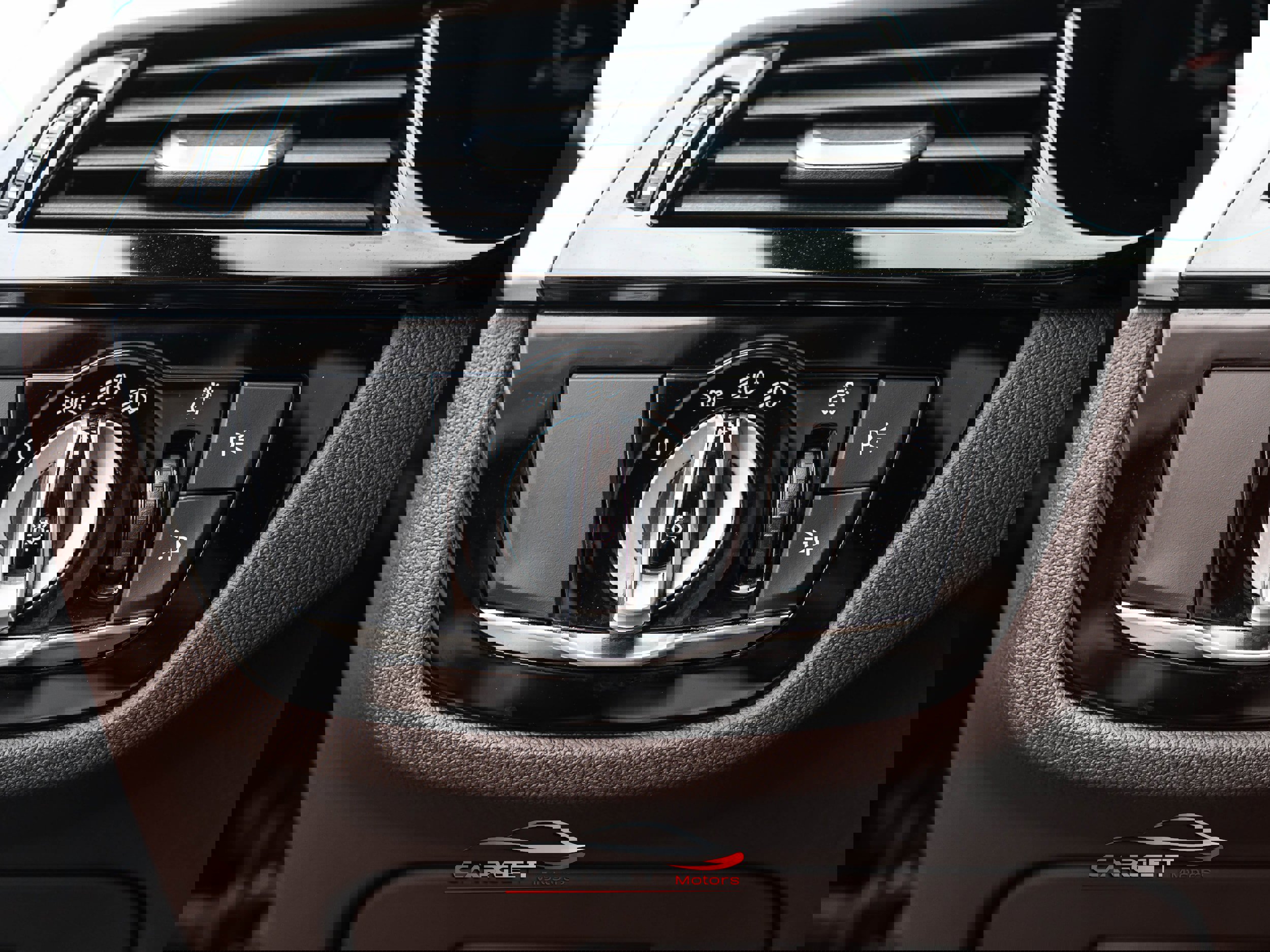 Used 2021 BMW M550i xDrive w/ Premium Package image 39