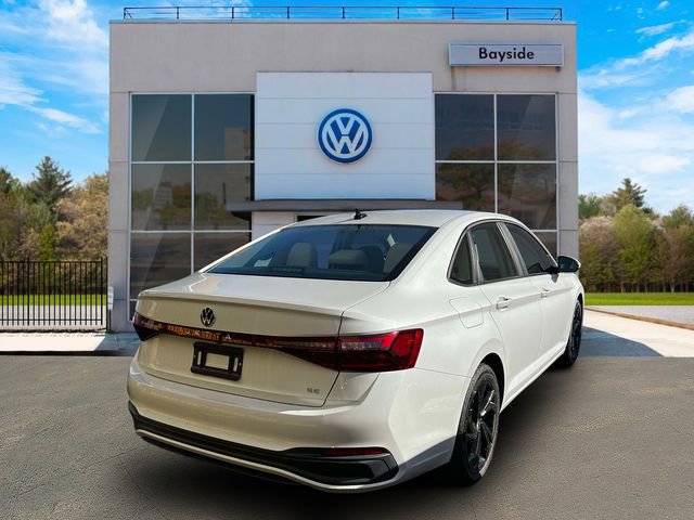 Used 2025 Volkswagen Jetta SE image 7