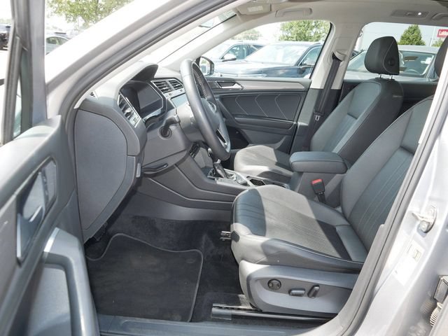 Certified 2023 Volkswagen Tiguan SE w/ Panoramic Sunroof Package AWD/4WD image 13