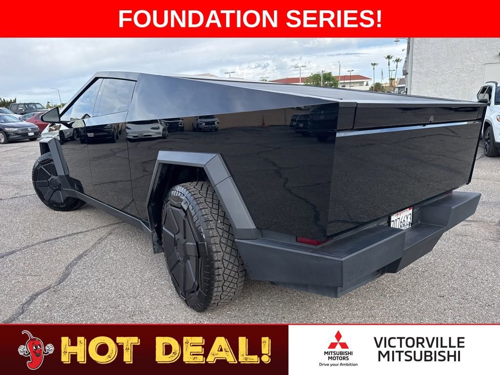 Used 2024 Tesla Cybertruck AWD Crew Cab image 10