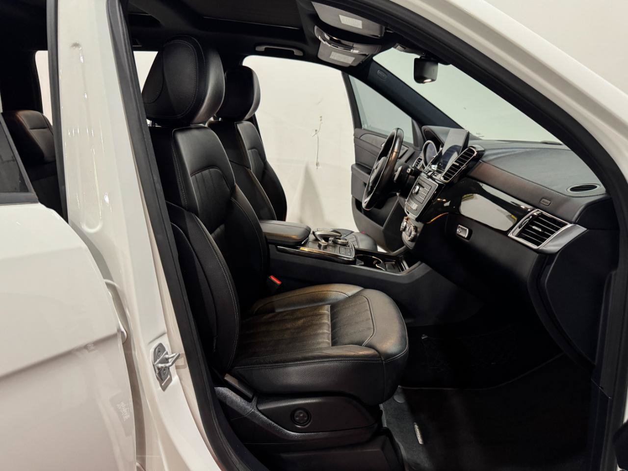 Used 2018 Mercedes-Benz GLS 450 4MATIC image 12