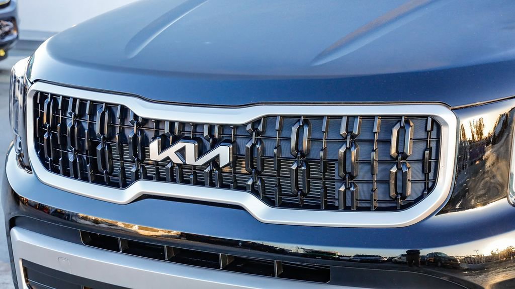 Used 2025 Kia Telluride LX image 6