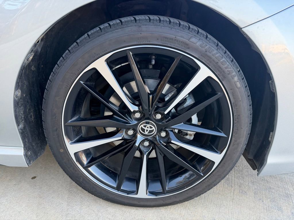 Used 2020 Toyota Camry XSE image 9
