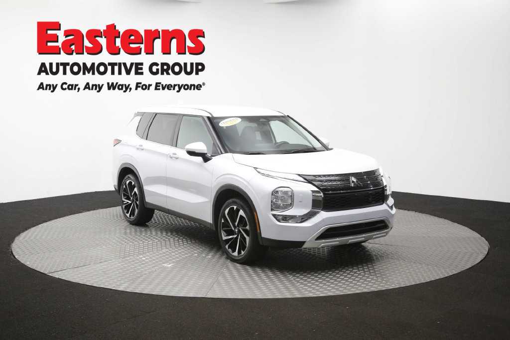 Used 2024 Mitsubishi Outlander SE AWD/4WD image 52