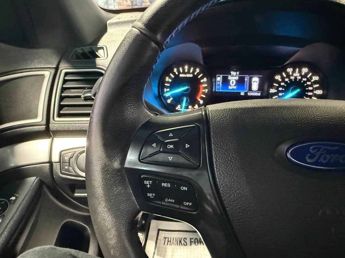 Used 2017 Ford Explorer XLT AWD/4WD image 13