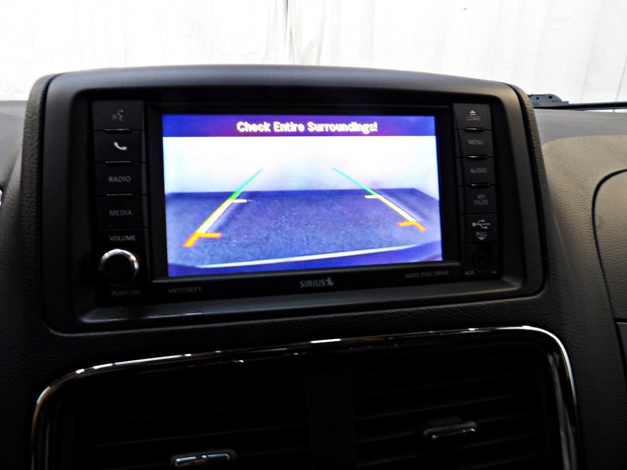 Used 2018 Dodge Grand Caravan SE w/ UConnect Hands-Free Group FWD image 15