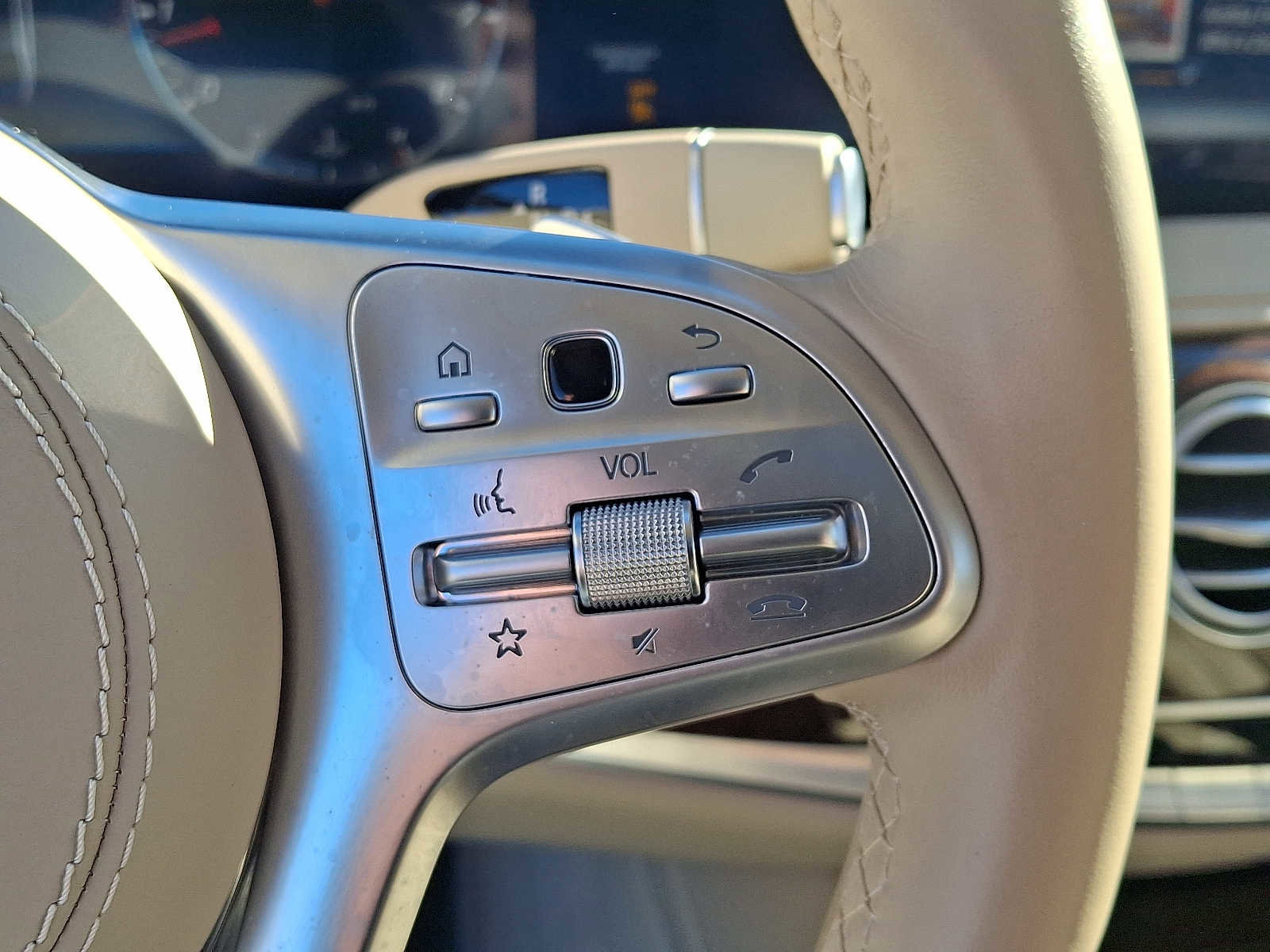 Used 2019 Mercedes-Benz S 560 4MATIC Sedan image 23