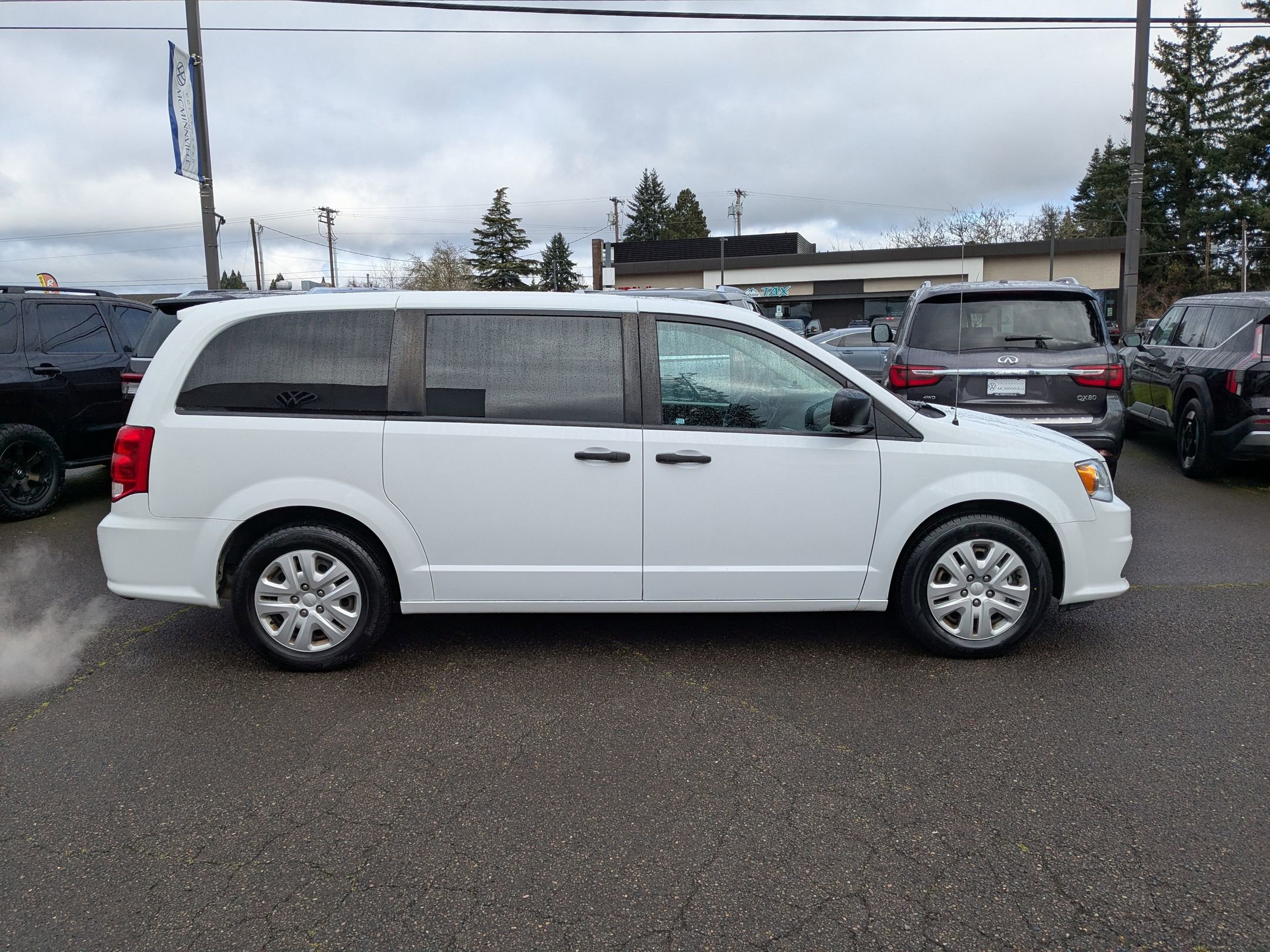 Used 2019 Dodge Grand Caravan SE image 6