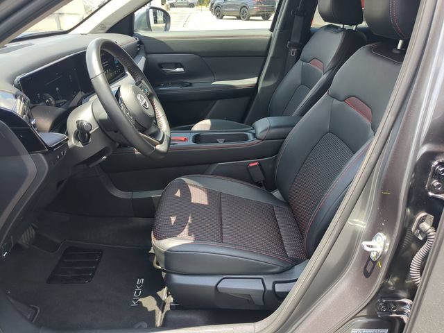 Certified 2025 Nissan Kicks SR FWD image 14