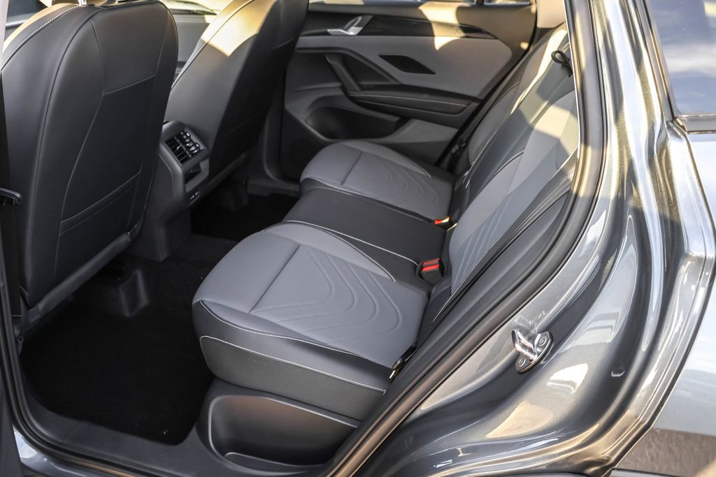 New 2026 Volkswagen Tiguan SE image 31