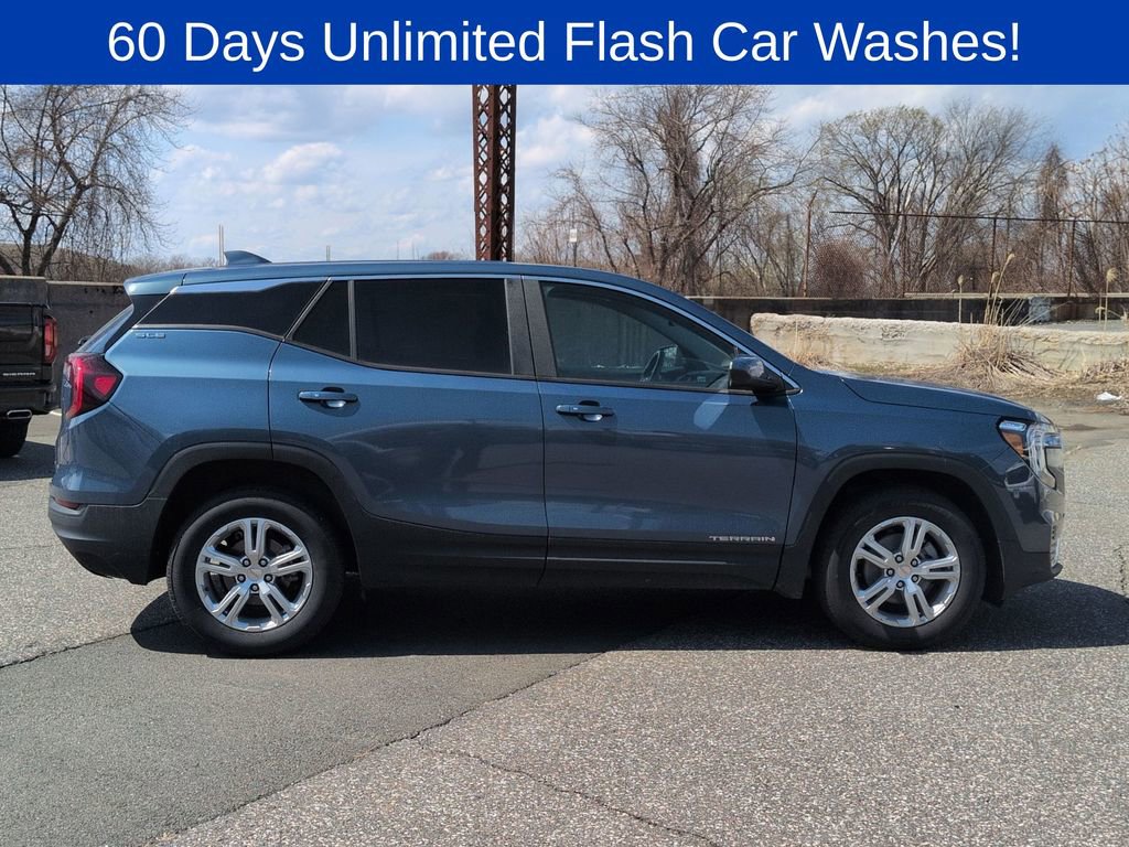 Certified 2024 GMC Terrain SLE image 2