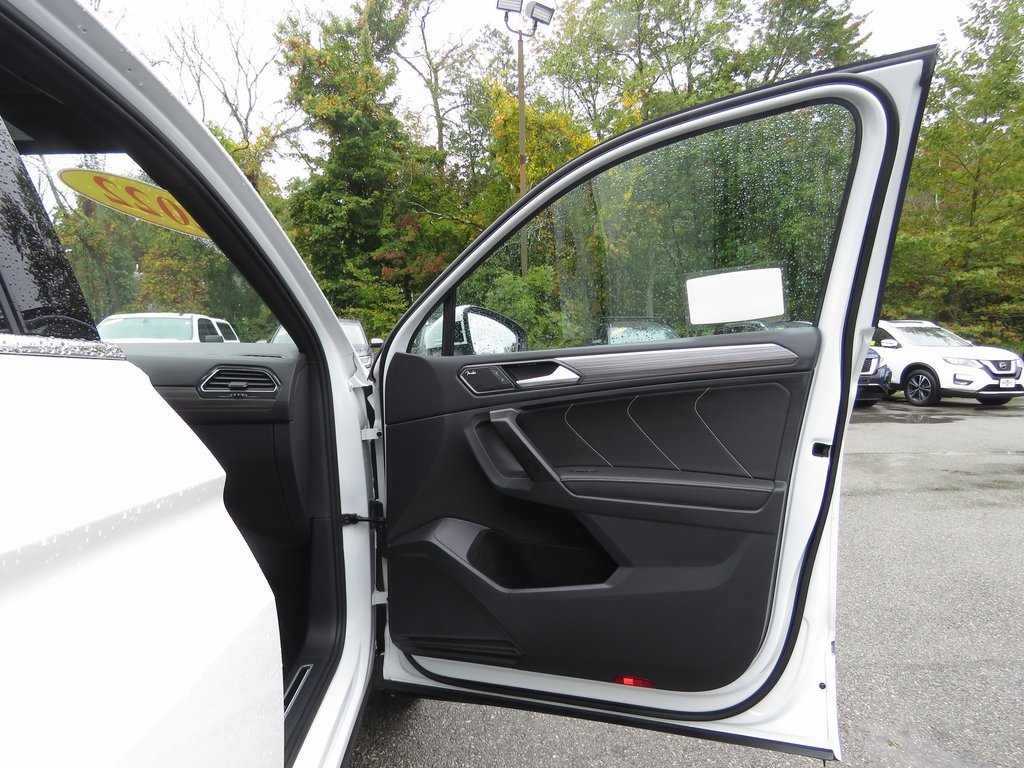 Used 2022 Volkswagen Tiguan SEL R-Line image 13