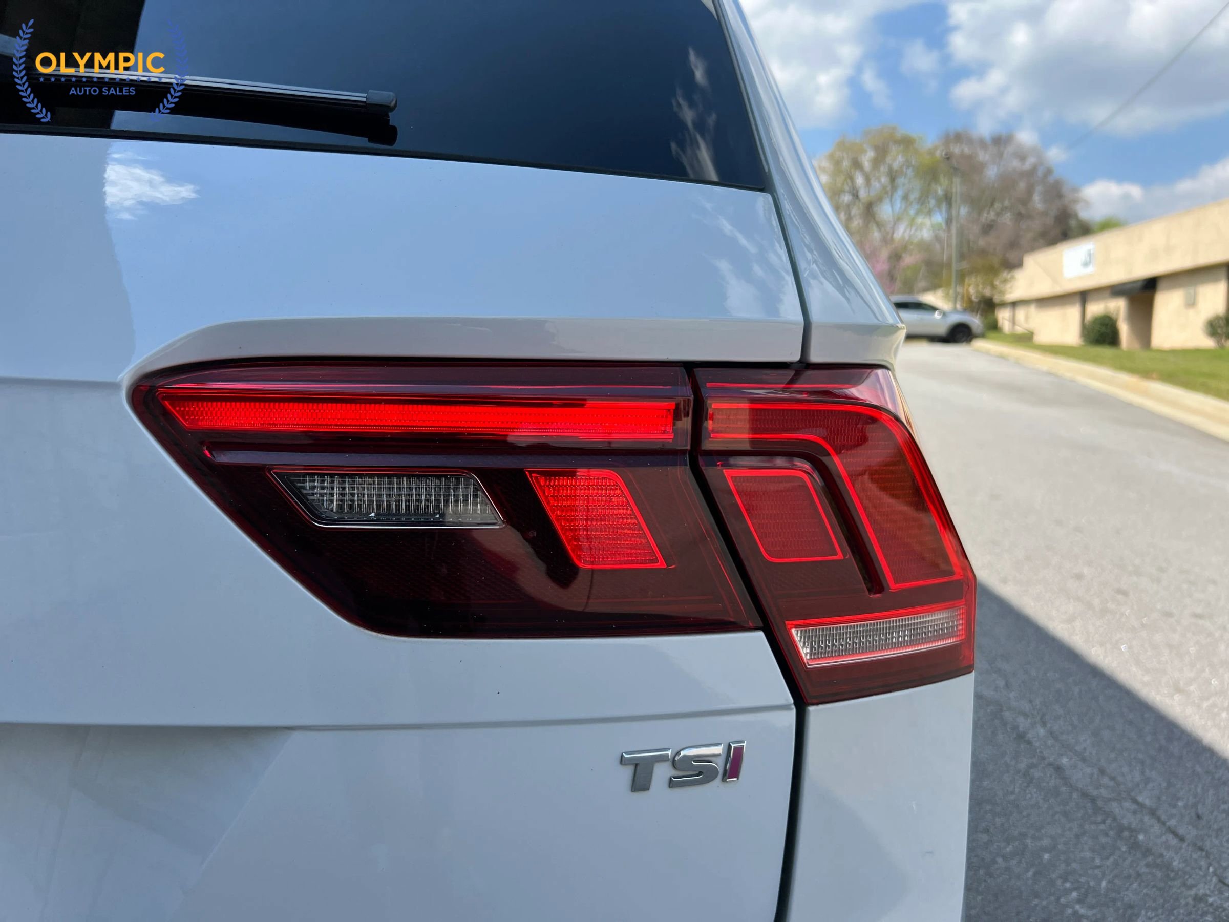 Used 2018 Volkswagen Tiguan SE image 17