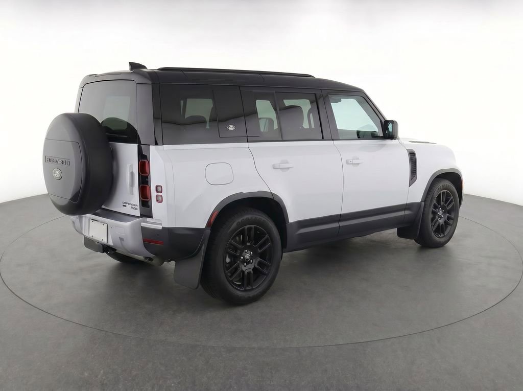 Used 2024 Land Rover Defender 110 S AWD/4WD image 4