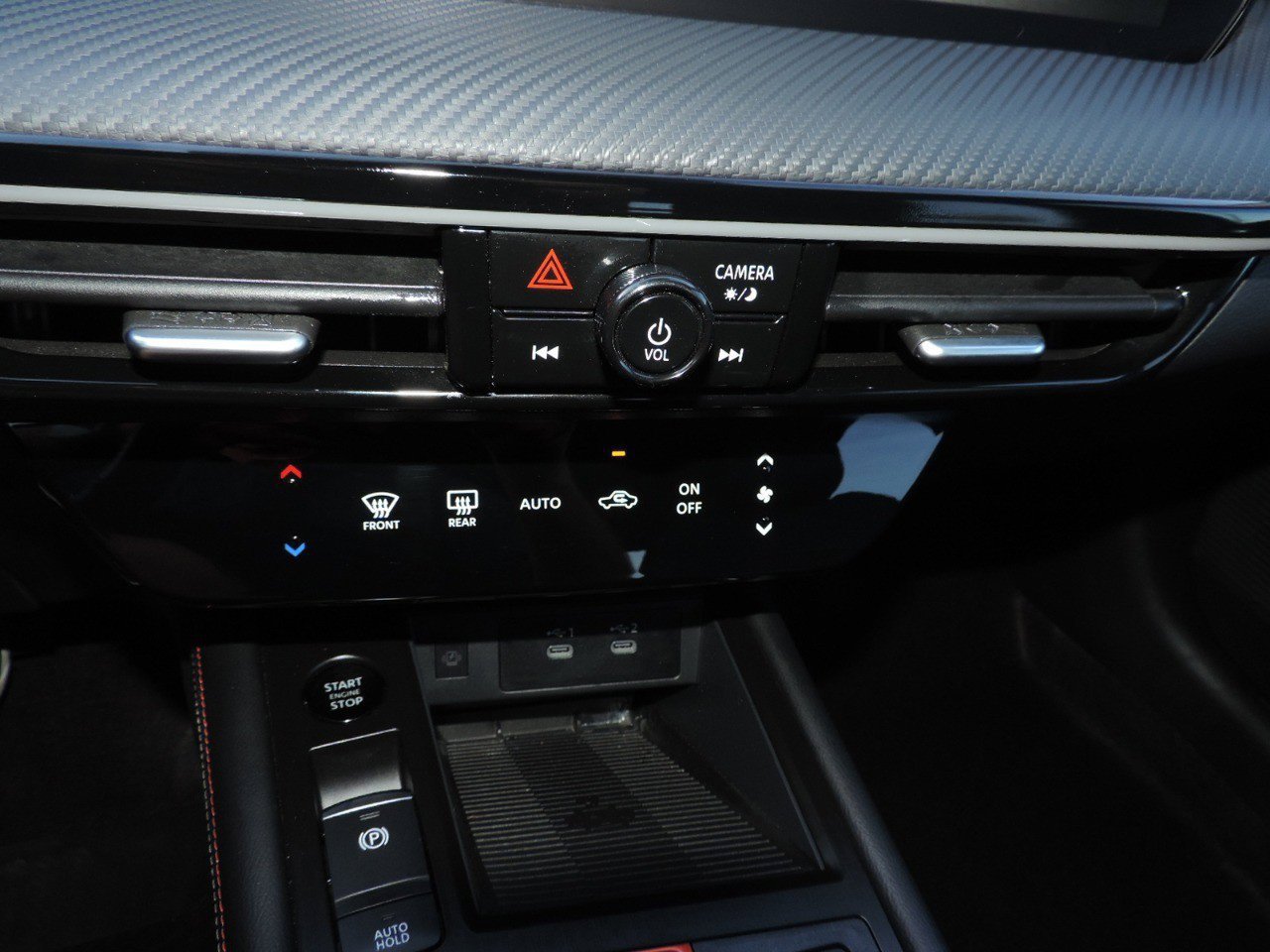 Certified 2025 Nissan Kicks SR FWD image 24