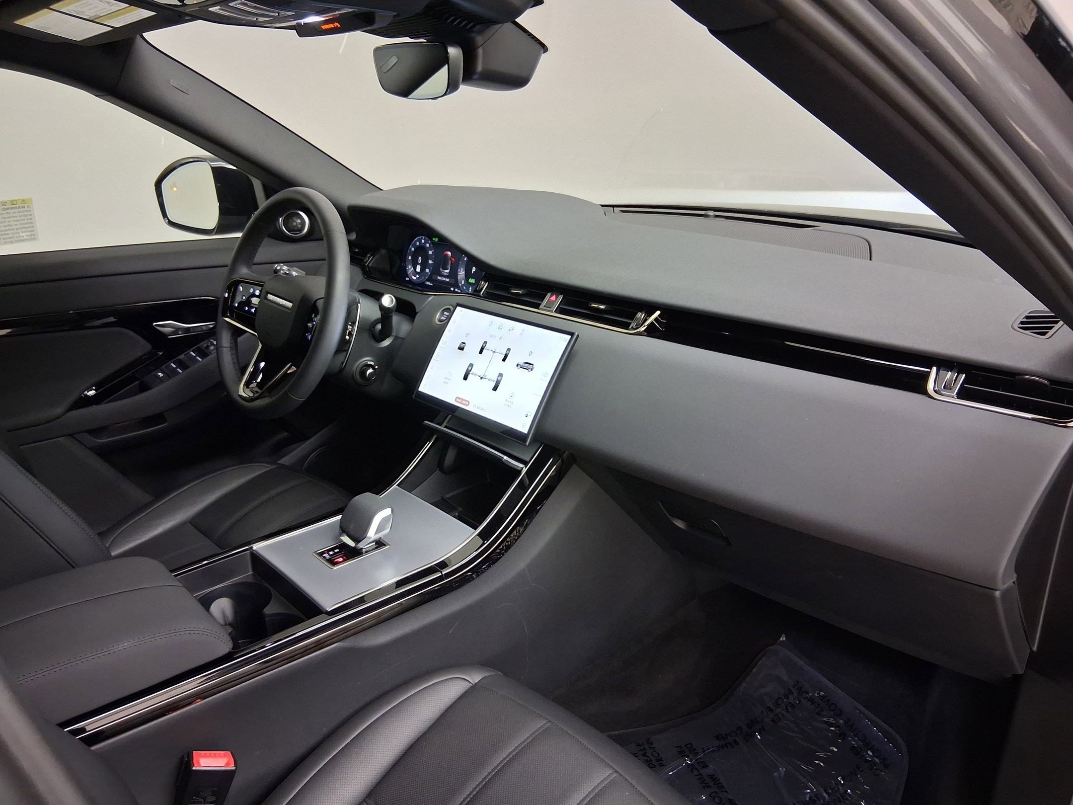 Used 2025 Land Rover Range Rover Evoque S image 35