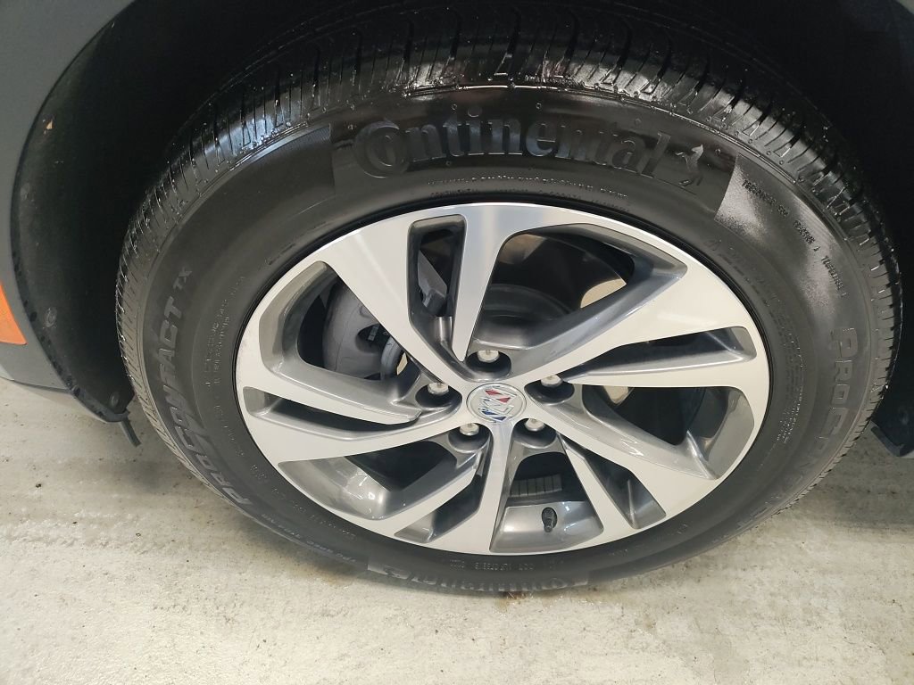 Used 2023 Buick Envision Essence image 18