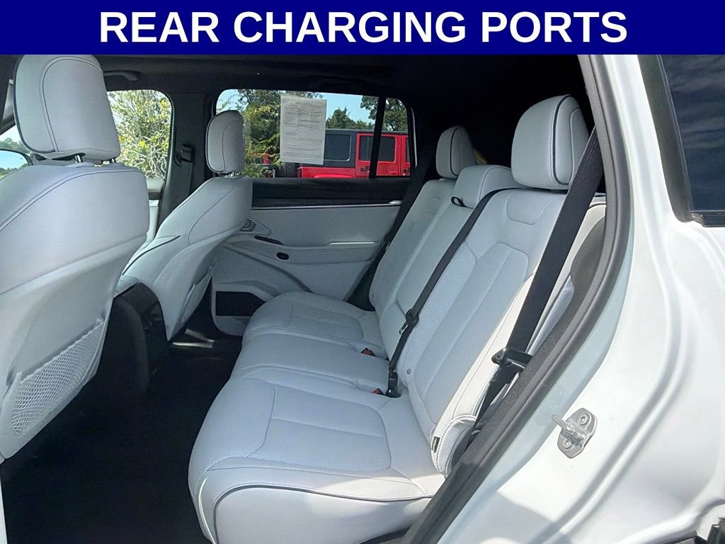 Used 2025 Jeep Wagoneer S Limited AWD/4WD image 15