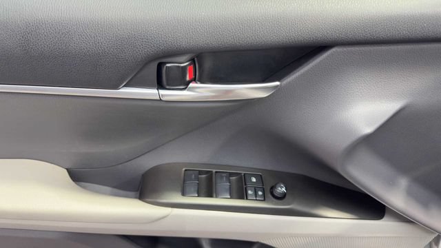 Used 2023 Toyota Camry SE FWD image 19