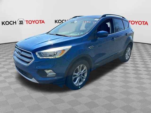 Used 2017 Ford Escape SE w/ Equipment Group 201A image 3