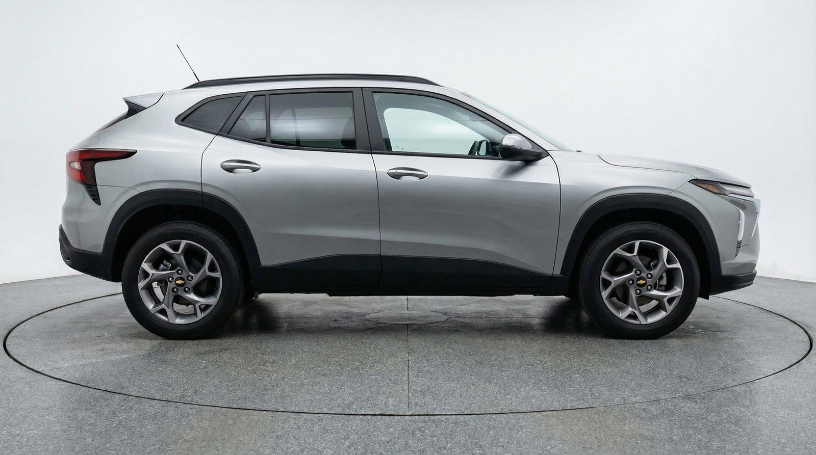 Used 2025 Chevrolet Trax LT w/ LT Convenience Package image 11