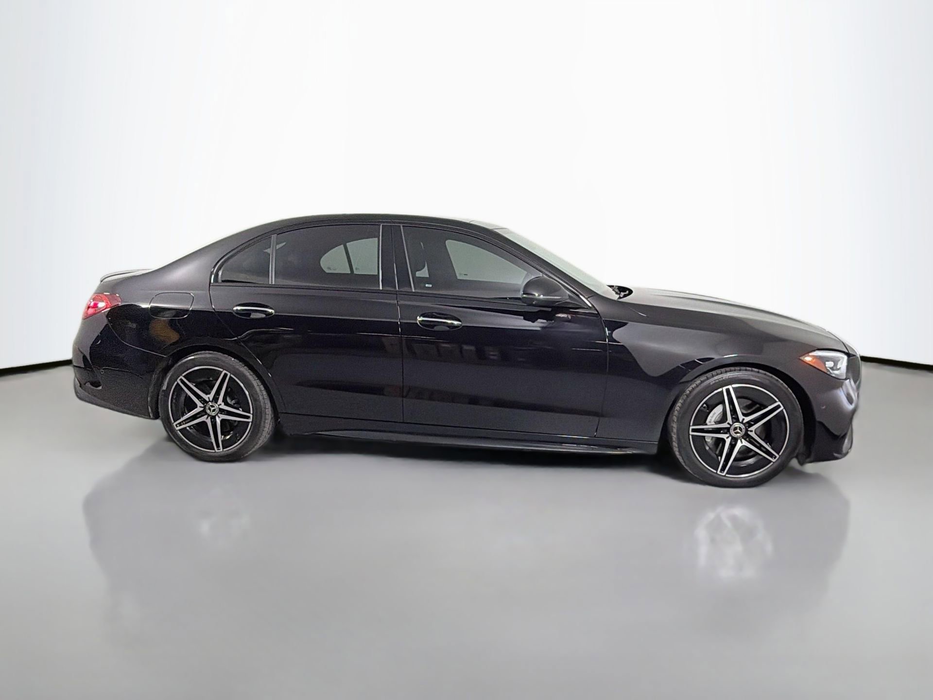 Used 2024 Mercedes-Benz C 300 4MATIC Sedan image 5