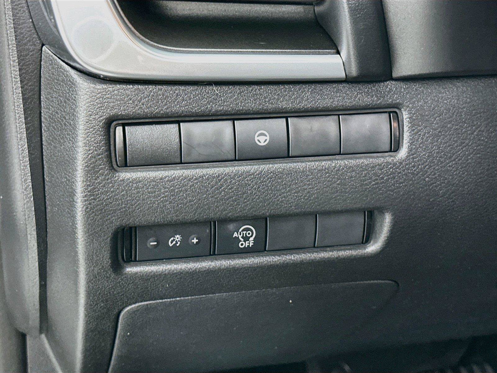 Used 2023 Nissan Rogue SV AWD/4WD image 14