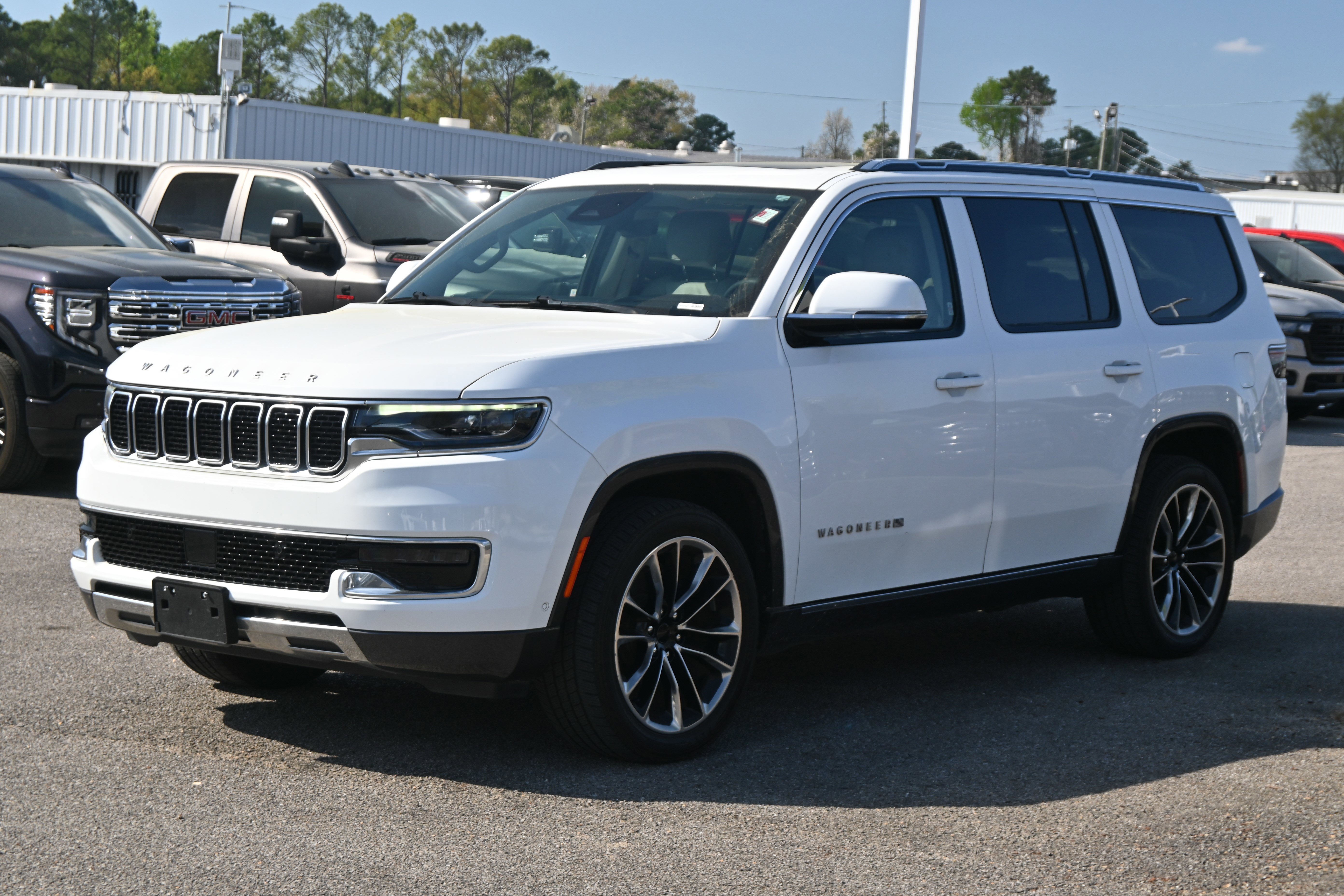 Used 2022 Jeep Wagoneer Series III w/ Premium Group I image 7