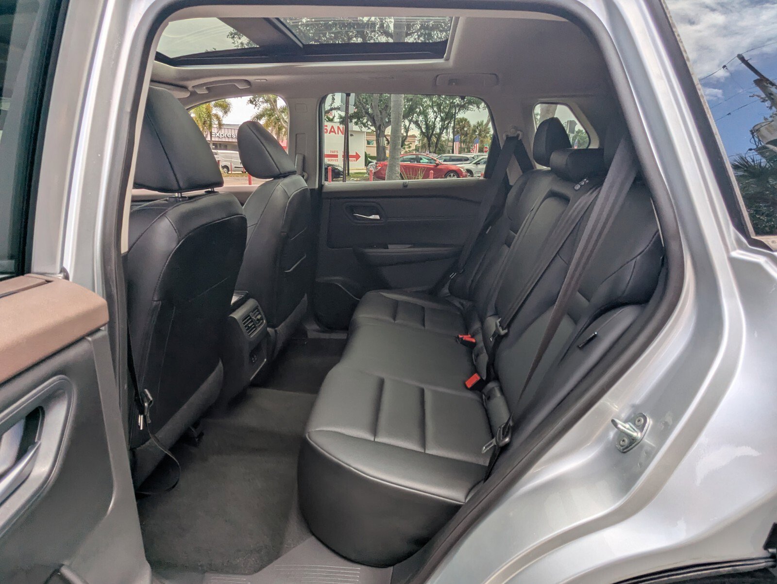 Certified 2023 Nissan Rogue SV w/ SV Premium B Package FWD image 12