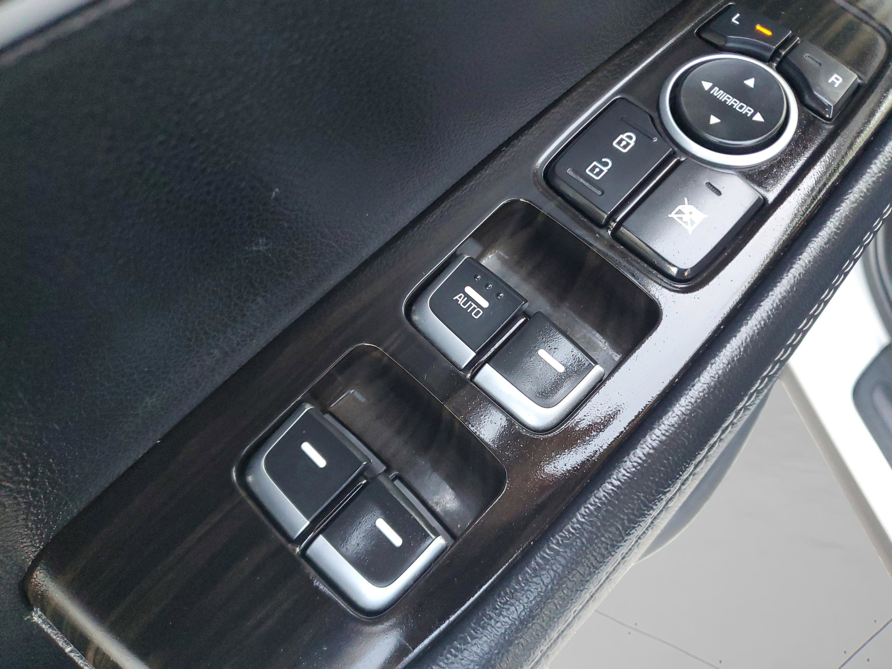 Certified 2019 Kia Sorento L image 19