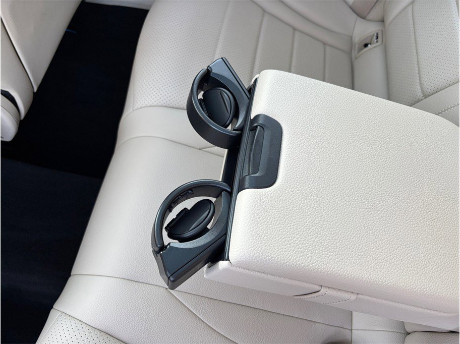 Used 2020 Mercedes-Benz GLC 300 4MATIC w/ Multimedia Package image 41