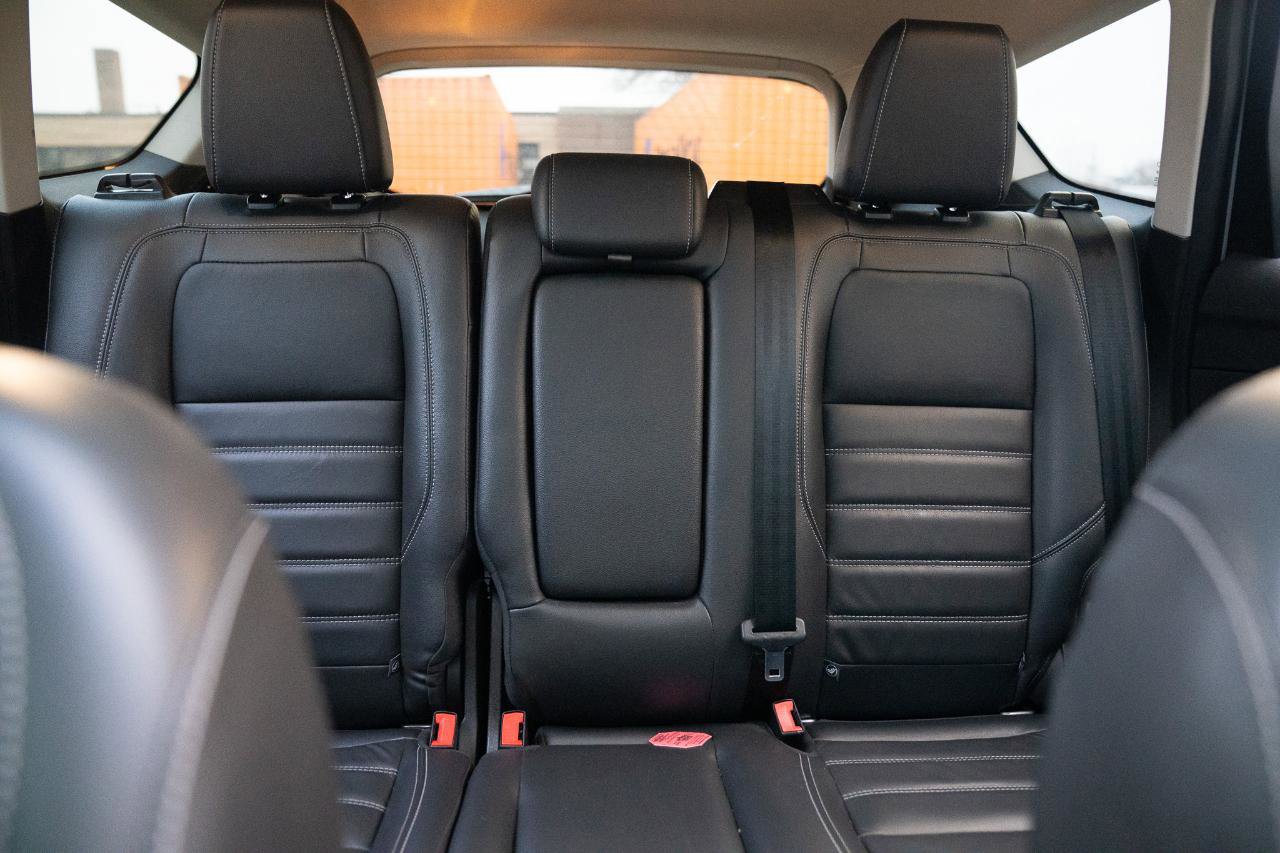 Used 2018 Ford Escape SEL w/ Ford Safe & Smart Package image 26