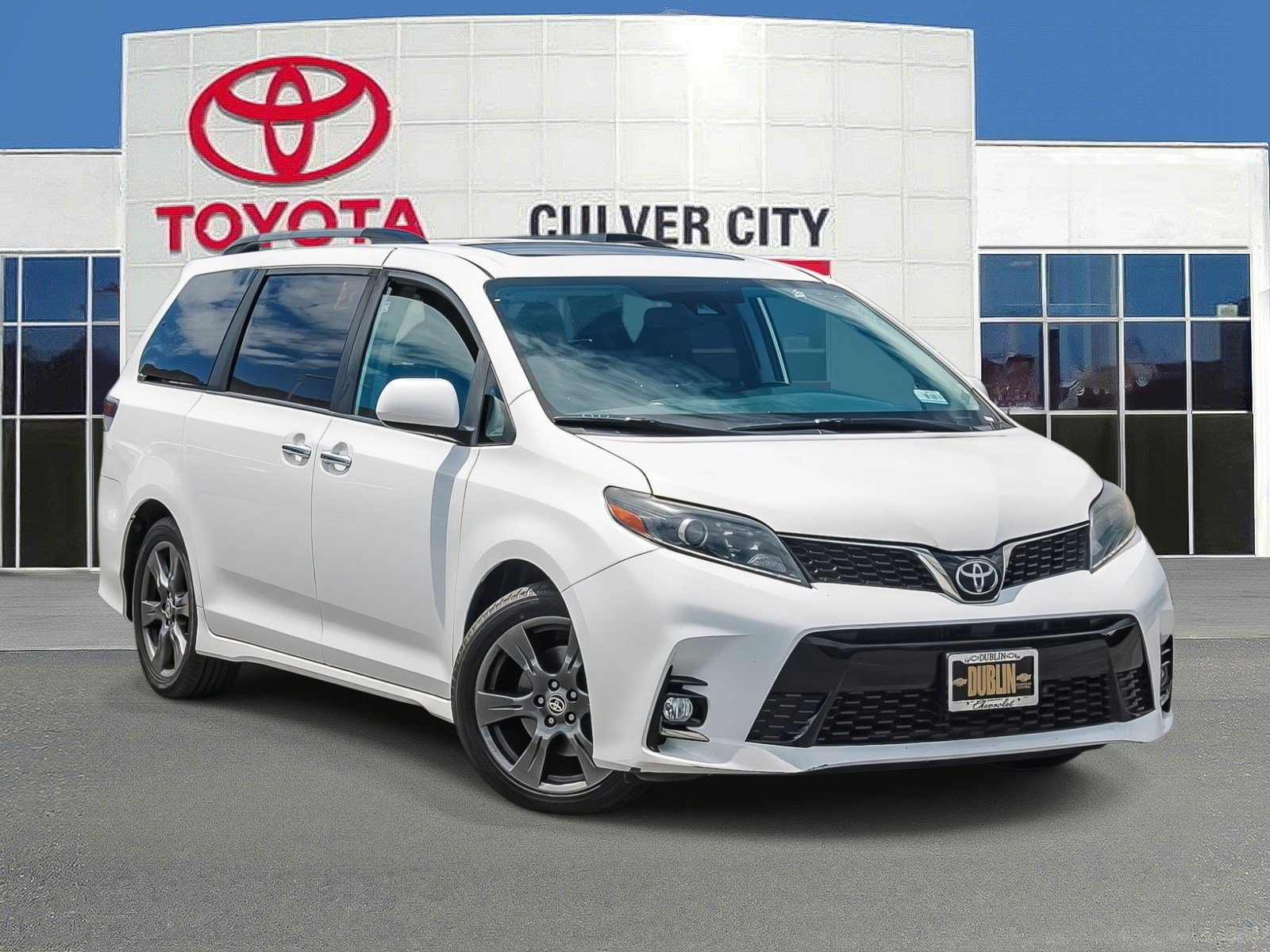Used 2020 Toyota Sienna SE w/ SE Preferred Package