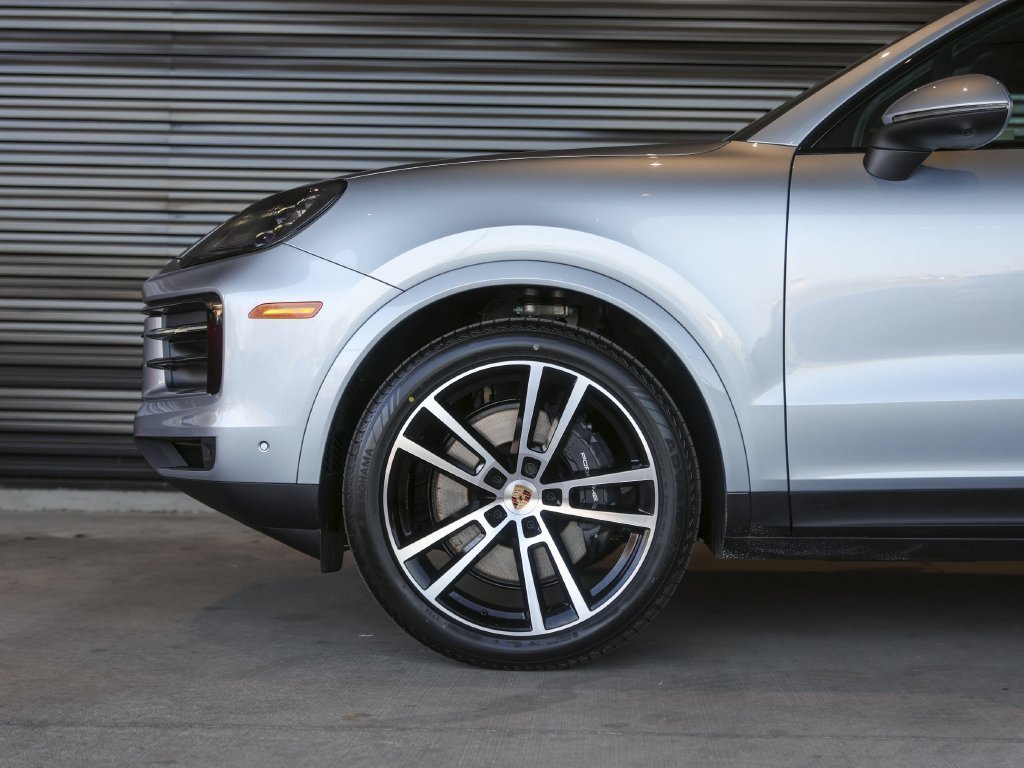 Certified 2026 Porsche Cayenne AWD/4WD image 13