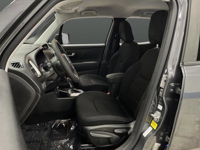 Used 2022 Jeep Renegade Latitude image 4