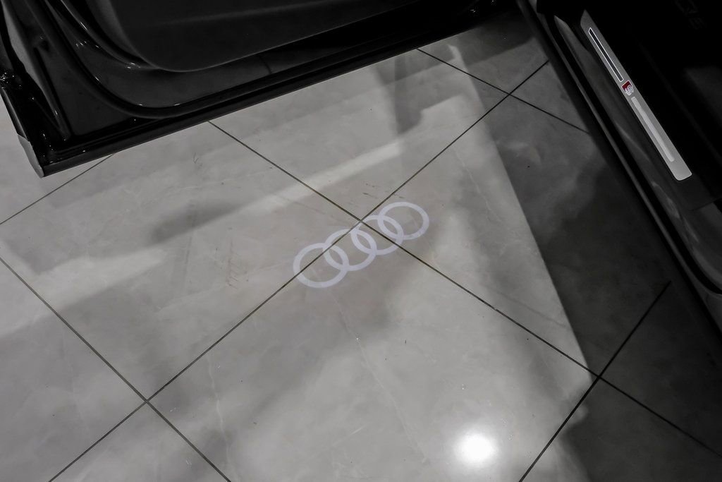 Used 2024 Audi Q5 e Prestige w/ Prestige Package image 52