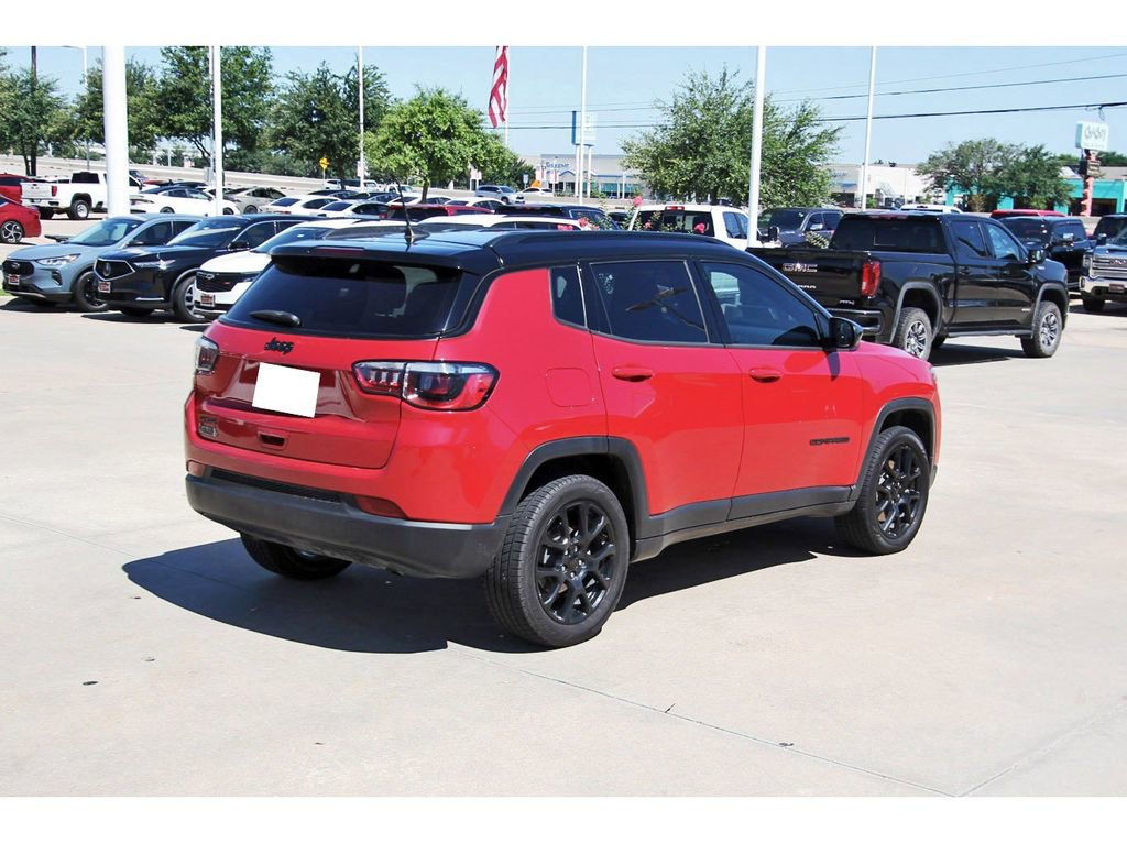 Used 2023 Jeep Compass Latitude AWD/4WD image 6