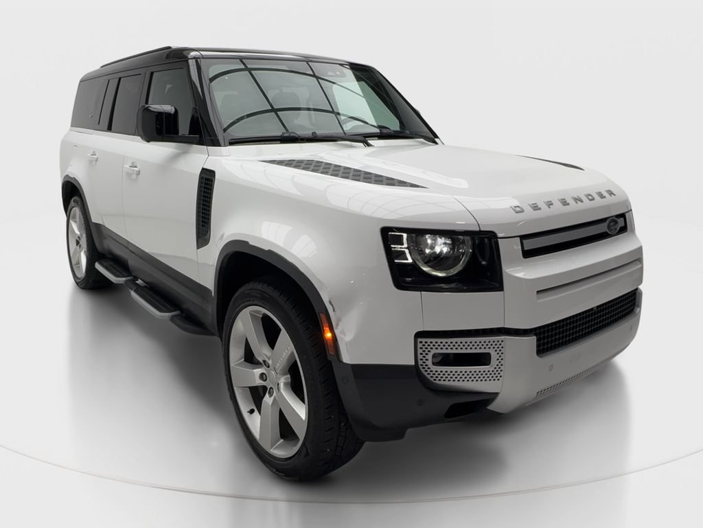 Used 2023 Land Rover Defender 130 SE AWD/4WD image 2