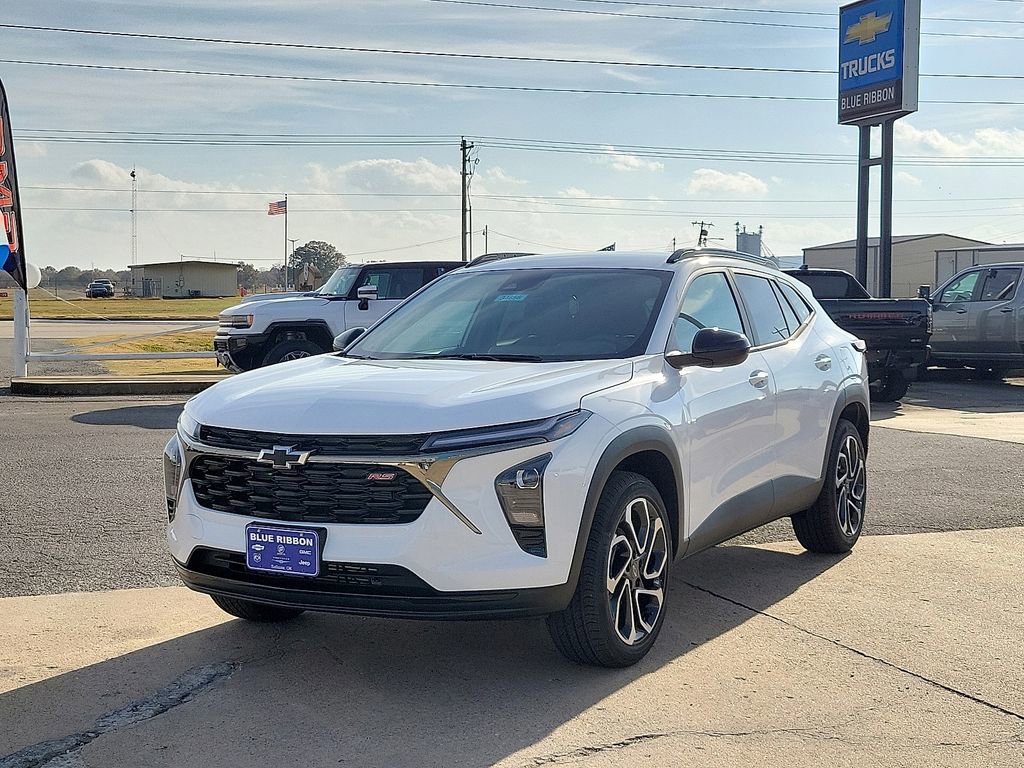 New 2026 Chevrolet Trax RS image 2