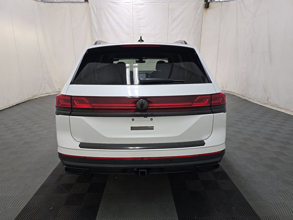 Used 2024 Volkswagen Atlas SEL AWD/4WD image 3