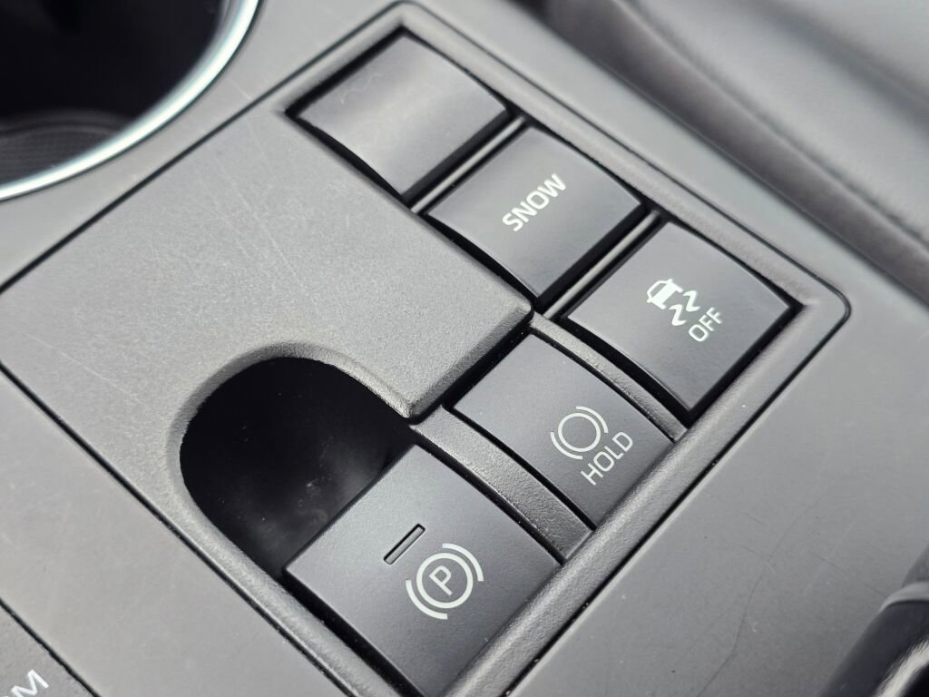 Used 2023 Toyota Highlander XLE FWD image 34