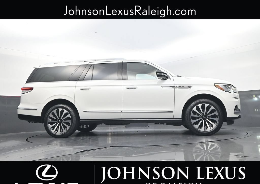 Used 2023 Lincoln Navigator L Reserve AWD/4WD image 23