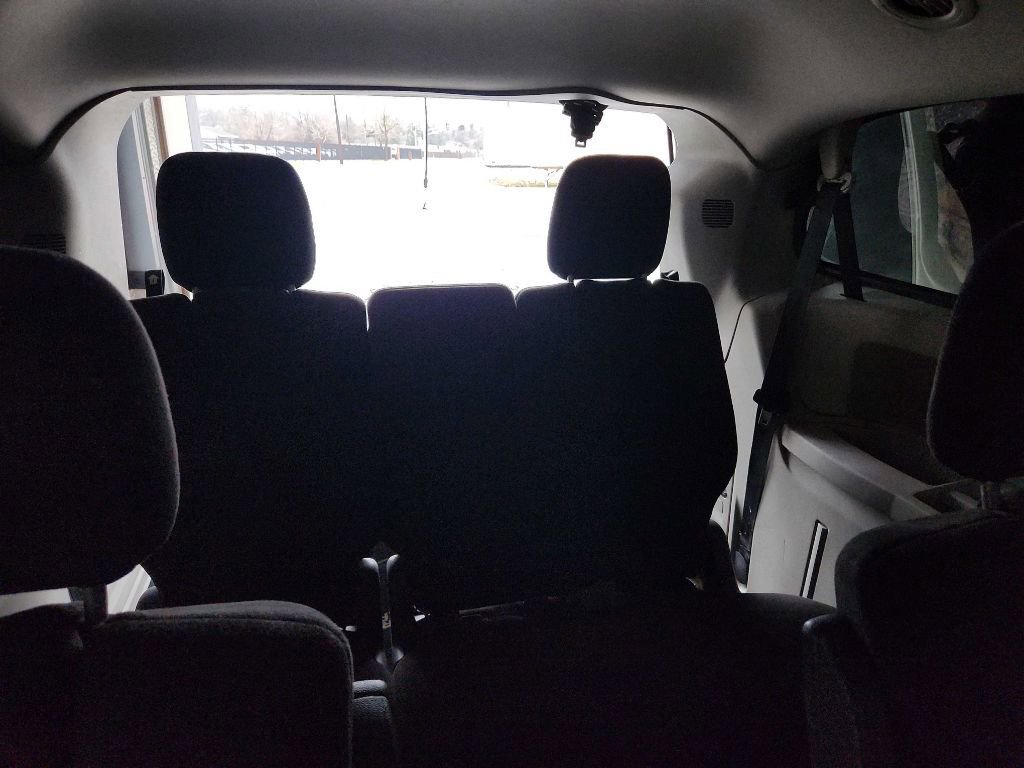 Used 2012 Dodge Grand Caravan SXT FWD image 27